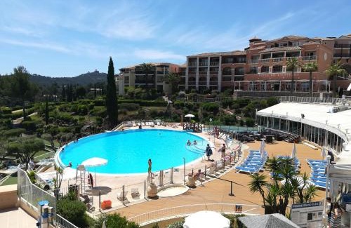 Cap Esterel Apartment | CAP ESTEREL appartement climatisé dans le centre du village vacances