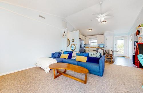 Hatteras House | Cap'n Stilts