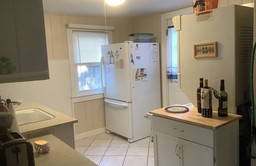 Dennis Port Cottage | Cape Cod Beach Cottage, only 5 minute walk to Glendon beach & local restaurants