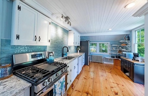 Falmouth Cottage | Cape Cod Cottage Retreat - Close to Beaches, Bike Paths & Downtown Shops!