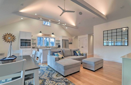 Brewster Cottage | Cape Cod Cottage w/Fire Pit - Walk to Beach!