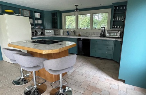 Centerville House | Cape Cod lake house with private beach on Lake Wequaquet