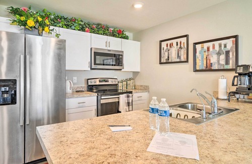 Jacarandas House | Cape Coral Home w/Fenced Yard: 12 Mi to Dtwn!