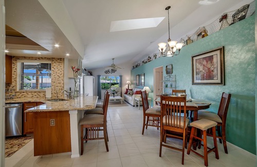 Fort Myers Villa | Cape Coral Southern Exposure Vacation Paradise Located On A Canal, Heated Pool