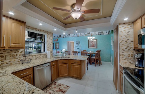 Fort Myers Villa | Cape Coral Southern Exposure Vacation Paradise Located On A Canal, Heated Pool