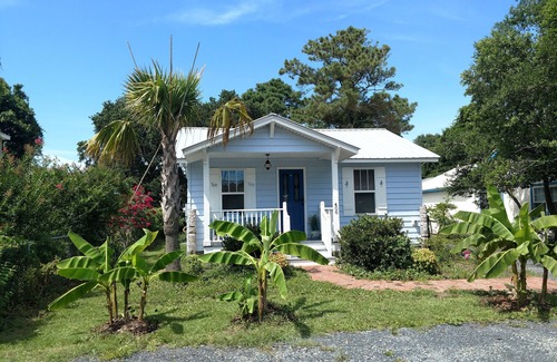 North Carolina Coast House | Cape Fear Cottage ~ Three & Half Blocks from the Water!