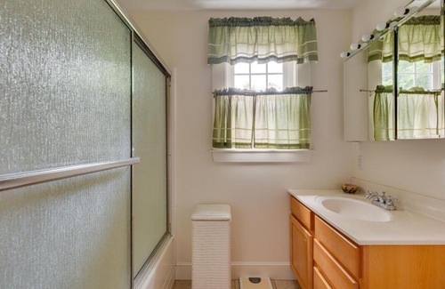 Farmington House | Cape House in Farmington with Shared Outdoor Pool!