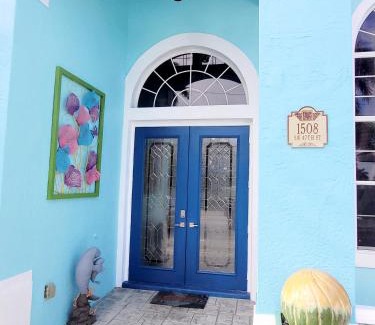 Pelican House | Cape Paradise B & B - Your Luxury Tropical Retreat