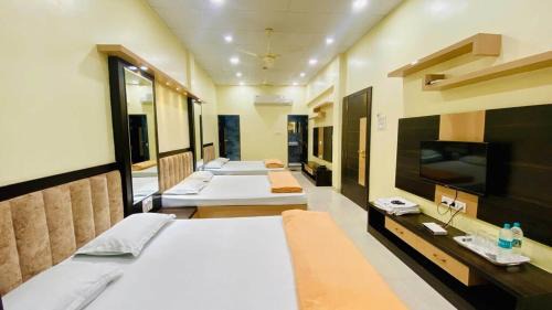 Mannarkkad Hotel | Capital Plaza Residency and conventional center