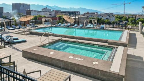 Rio Grande Apartment | Capital Views 2BR 2BA Pool,Gym,Convention Centre