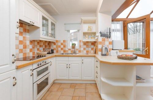 Swanage House | Capstone
