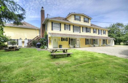 Lincoln City Hotel | Captain Cook Inn