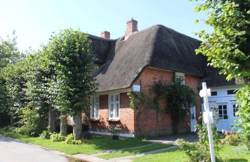 Suderende Apartment | Captain Hansen House - Ground floor - Vacation in the artist village Oldsum