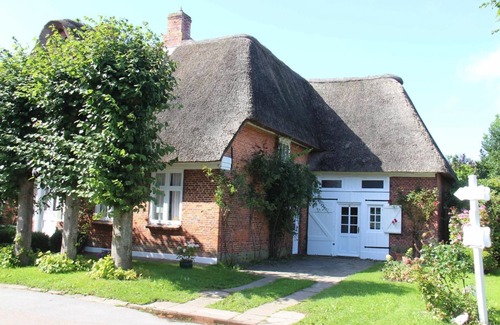 Suderende Apartment | Captain Hansen House - Upper floor - Vacation in the artist village Oldsum