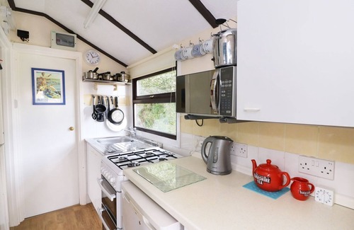 Aberystwyth Cottage | CAPTAIN'S CABIN, pet friendly, country holiday cottage in Aberystwyth