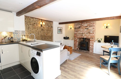 Sheringham Cottage | CAPTAIN'S COTTAGE, pet friendly, with open fire in Sheringham