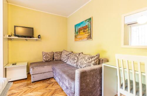 Dorcol Apartment | Captain's Crib