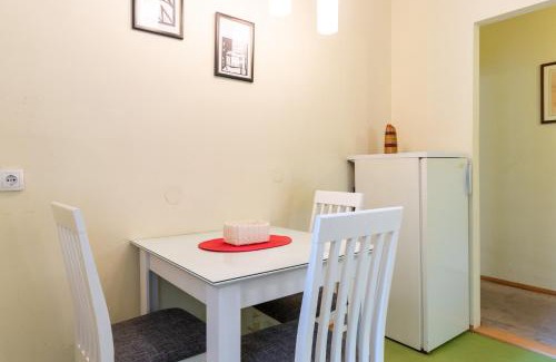 Dorcol Apartment | Captain's Crib