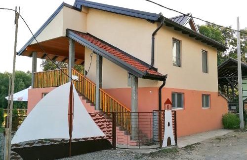 Cerevic House | Captain's house by the Danube river