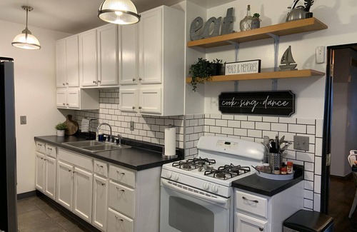 Michigan City House | Captain's House/Large & FUN Family Home 5 minutes to the Beach