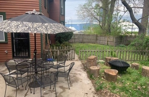 Michigan City House | Captain's House/Large & FUN Family Home 5 minutes to the Beach