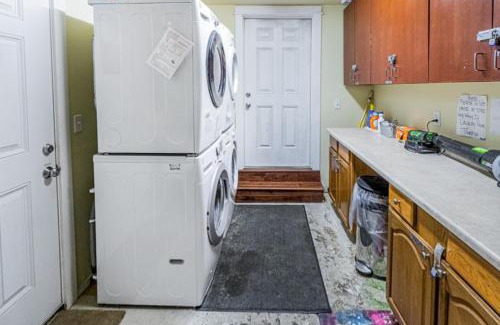 Depoe Bay House | Captain's Quarters - Cabana