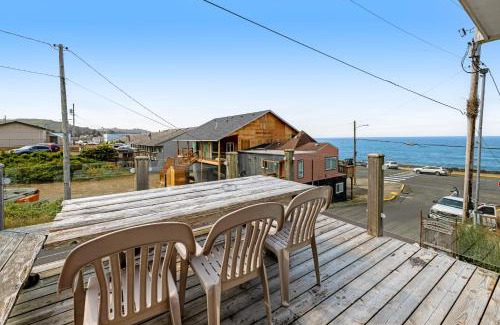 Depoe Bay House | Captain's Quarters - Cabana