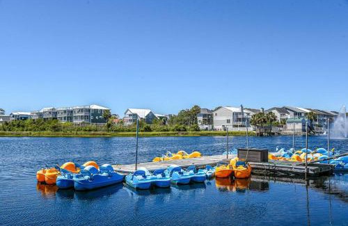 North Carolina Coast Apartment | Captain's Quarters at Island Breeze of CB