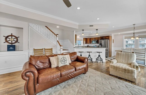 Chincoteague House | Captain's Rest - Lovely Waterfront on Marsh Island!
