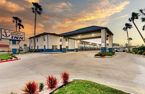 Old Town Hotel | Captains Quarters Inn