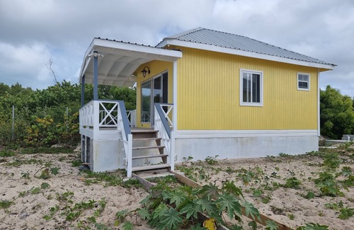 Codrington Cottage | Captivating 1-Bed Cottage in Codrington