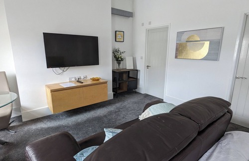 Merthyr Tydfil Apartment | Captivating 1-bed Apartment, Merthyr Tydfil -