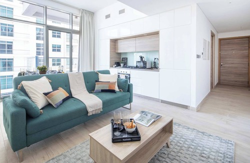 Jabal Ali 2 Apartment | Captivating 2BR in Dubai Marina with Canal Views