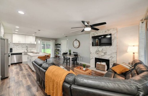 Citrus Heights House | Captivating 3 Bedroom Home W/Hot Tub!