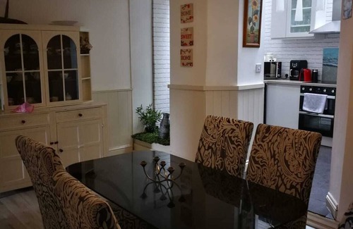Torquay House | Captivating 3-bed House in St Marychurch Torquay