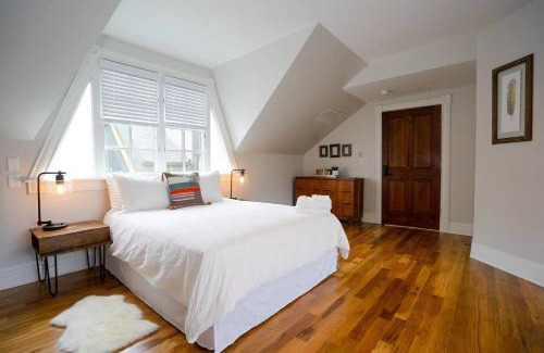Five Points Apartment | Captivating Cowgirl