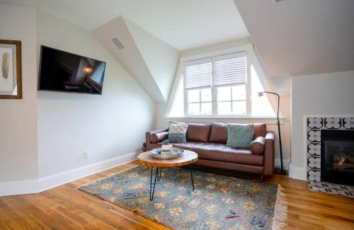 Five Points Apartment | Captivating Cowgirl