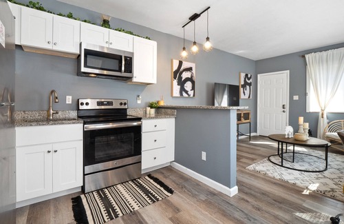The Gate Apartment | Captivating Must Have 1 Bedroom Bungalow Vibe Apt