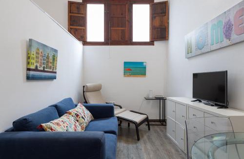 Casco Historico de Arucas House | Car-Loft next to Arucas Cathedral