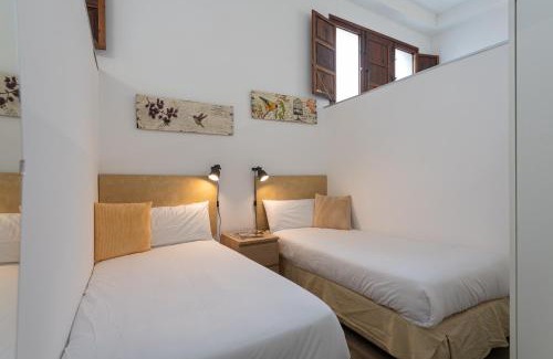 Casco Historico de Arucas House | Car-Loft next to Arucas Cathedral
