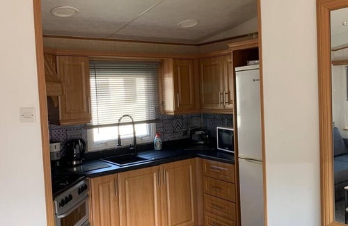 St Leonards-On-Sea Cabin | Caravan Holiday Park - Sleeps 8 & Free Parking