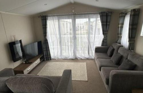 Colchester Boat Rental | Caravan With Large Decking At Coopers Beach Holiday Park Ref 49012Sv
