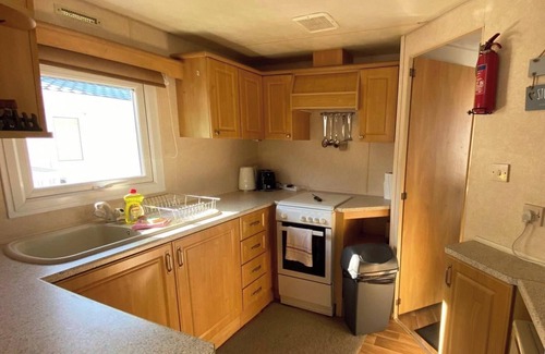 Skegness Cabin | CaravanSleeps4-HotTub-Coastal-Parking-QuietRetreat