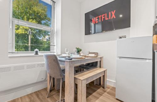 Roath Apartment | Cardiff Luxe Flats With Spa Facilities