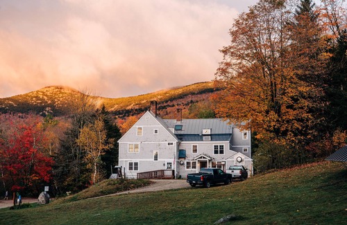 Bristol Condo | Cardigan Mt Trailhead with Newfound Lake Minutes Away. Breakfast Included