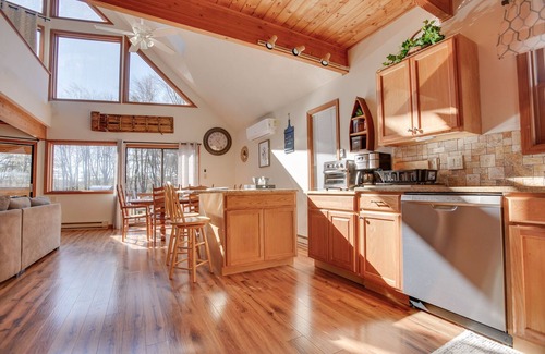 Briar Crest Woods Ski Chalet | Carebear Cabin | Lakefront w/Beach Access, Fire Pit + Game Room!
