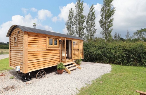 Gwaenysgor Near Prestatyn Cottage | CARIAD MAWR, pet friendly, character holiday cottage in Prestatyn