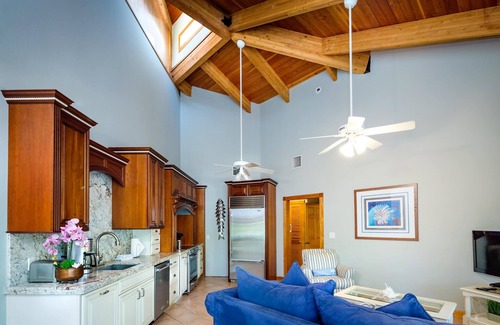 Islamorada Resort | Caribbean-Style Family Home w/Kitchen, WiFi, Outdoor Veranda, & Washer-Dryer