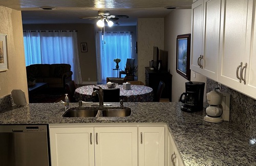 Carlsbad Condo | Carlsbad Hideaway. Pool, Spa, BBQ. Walking to restaurants/shops