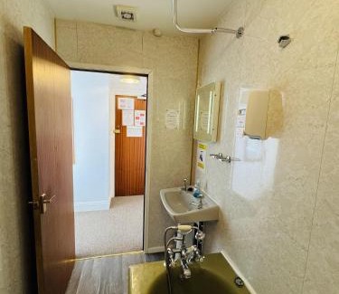 Eastbourne Seafront Hotel | Carlton Court Hotel Eastbourne